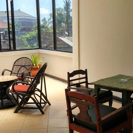 Maxi Hotel Kedonganan Jimbaran Kültér fotó