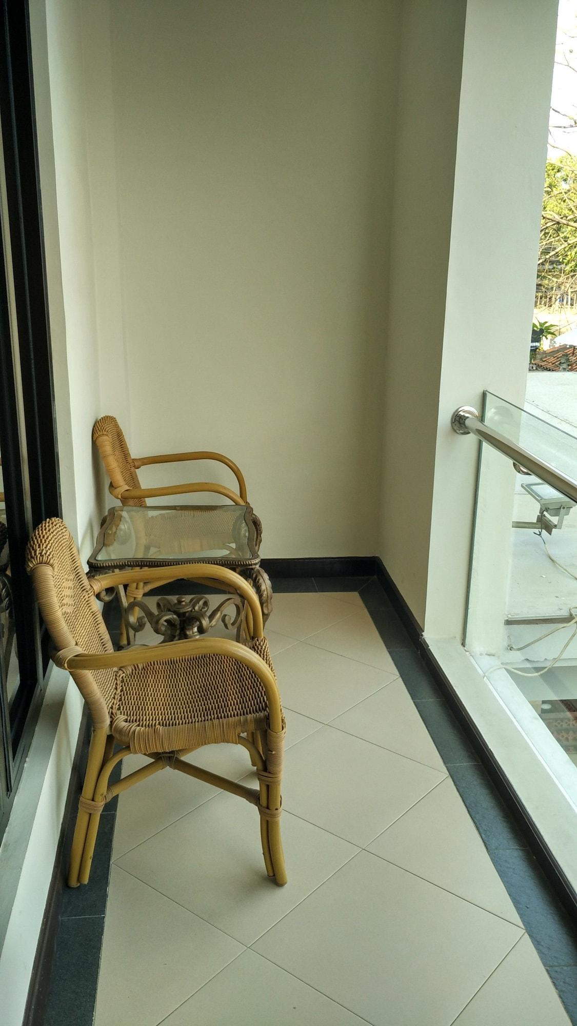 Maxi Hotel Kedonganan Jimbaran Kültér fotó